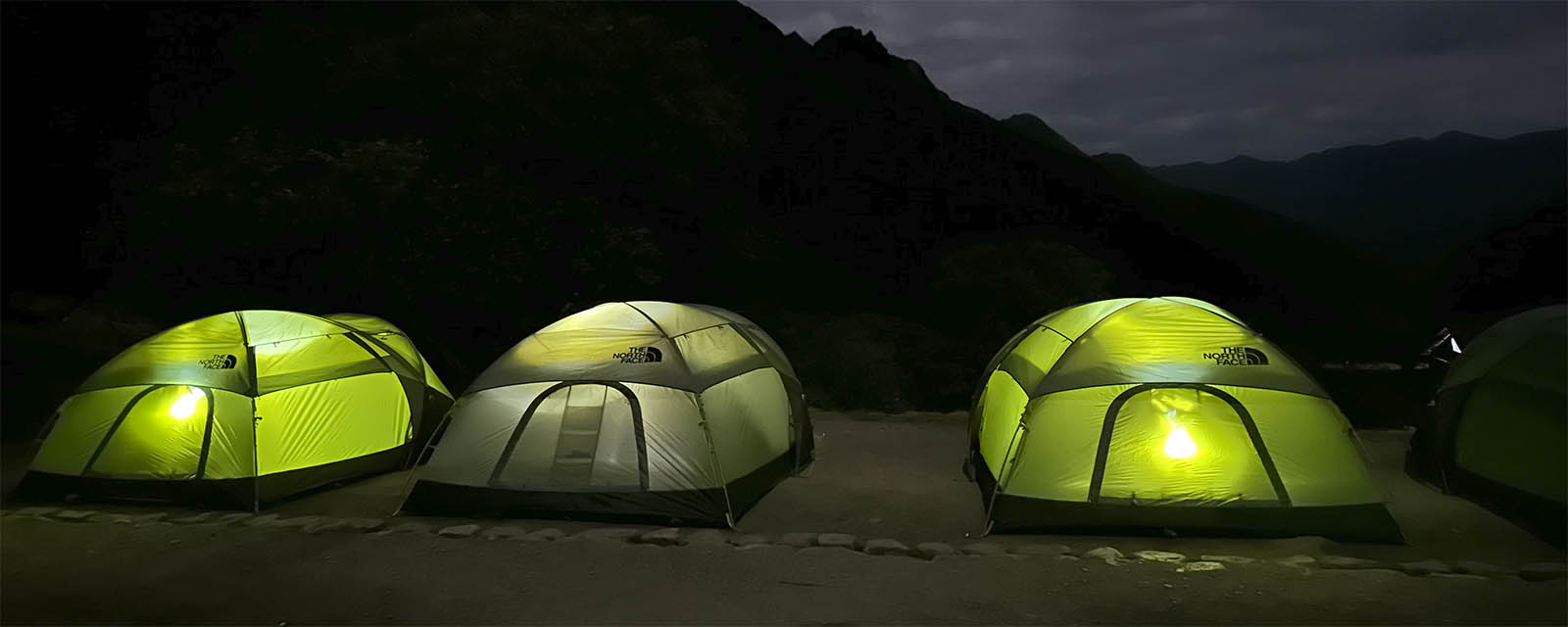 camping inca trail - north face tents